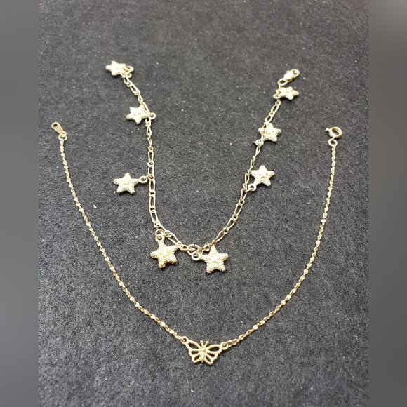 42 Piece Vintage to Modern Gold Tone Jewelry Lot - some branded - Picture 4 of 16